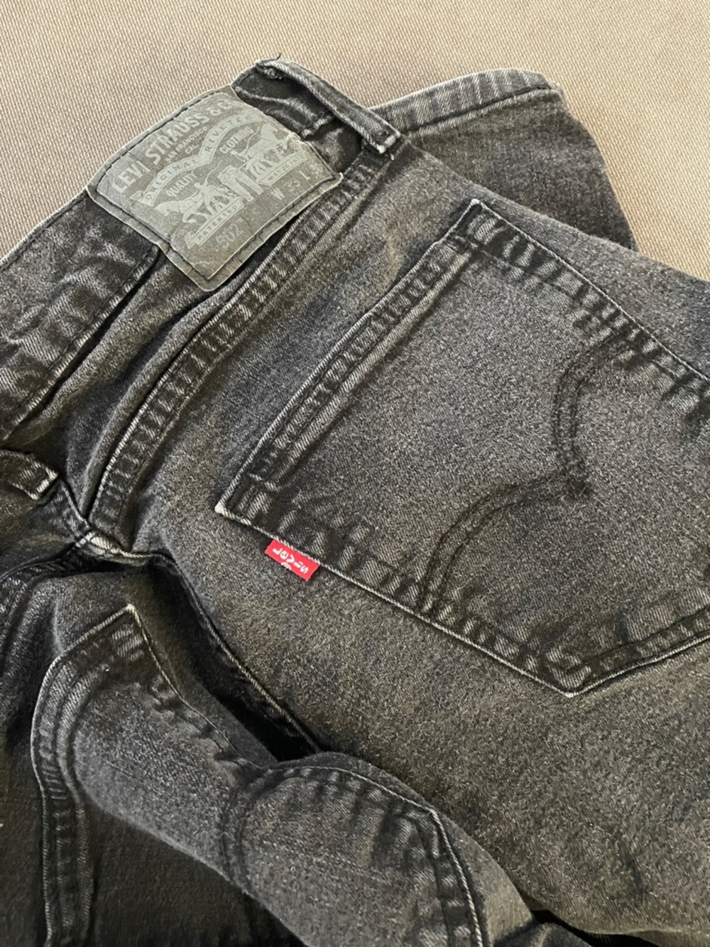 Levi’s 502 - Picture 3 of 5